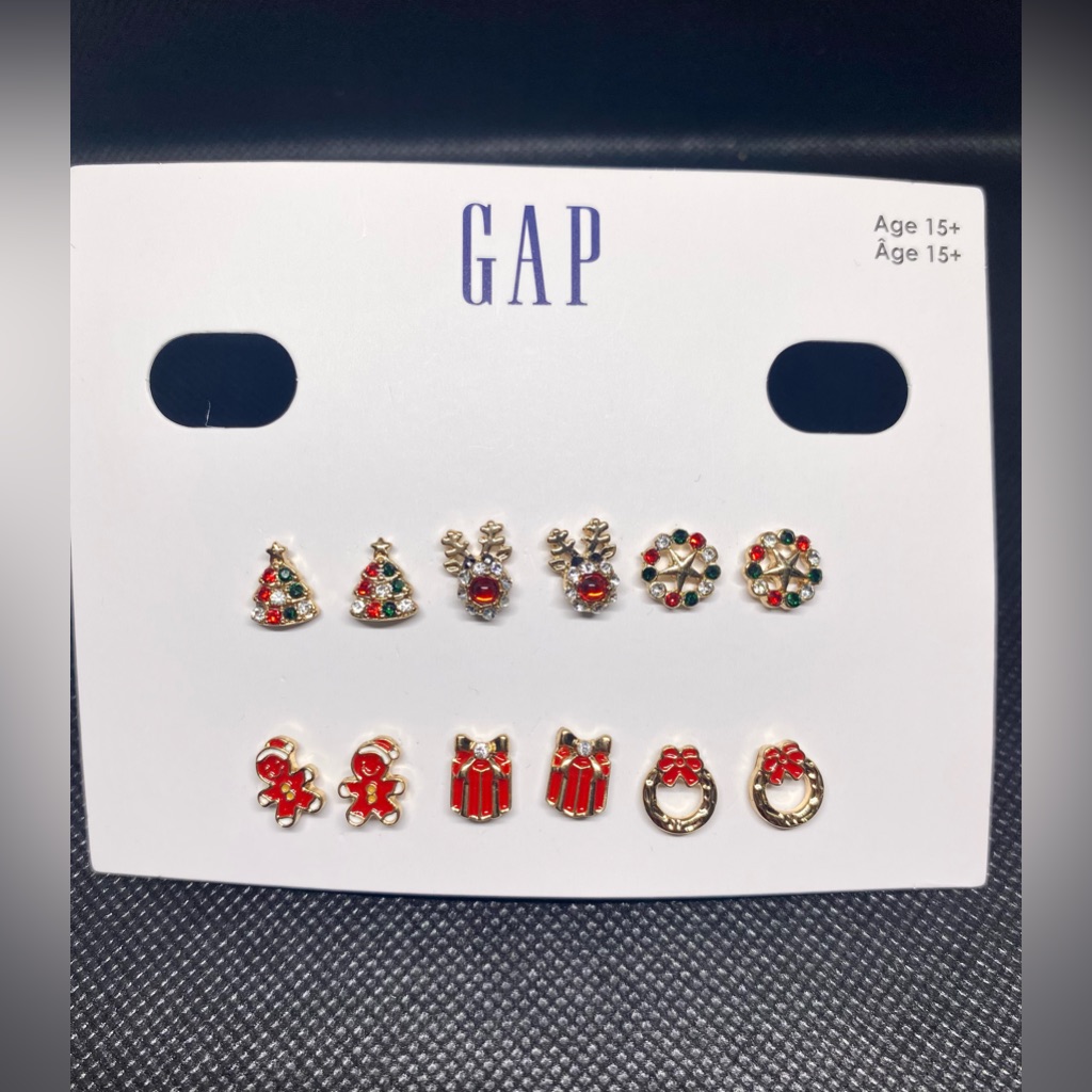 Gap Christmas Studs Earrings 6 Pairs New 9$